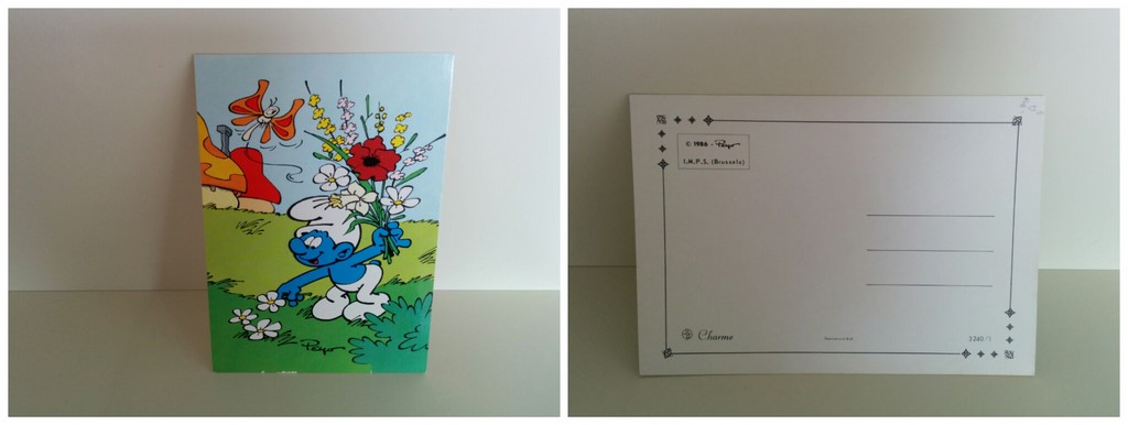 Schtroumpf avec bouquet de fleurs