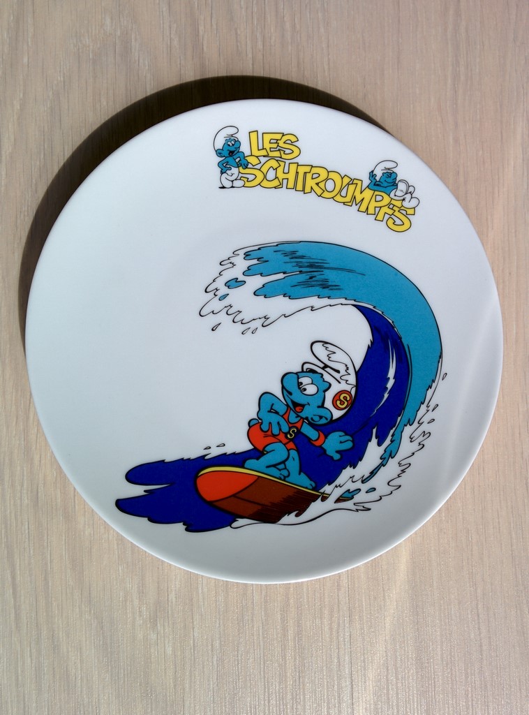 Assiette Schtroumpf Surfeur - Porcelaine de Pologne