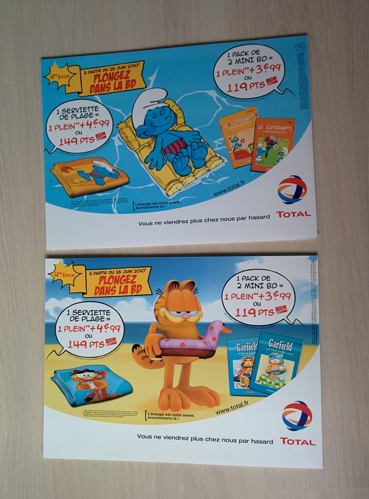 Total - Pancarte en plastique recto verso Schtroumpf & Garfield