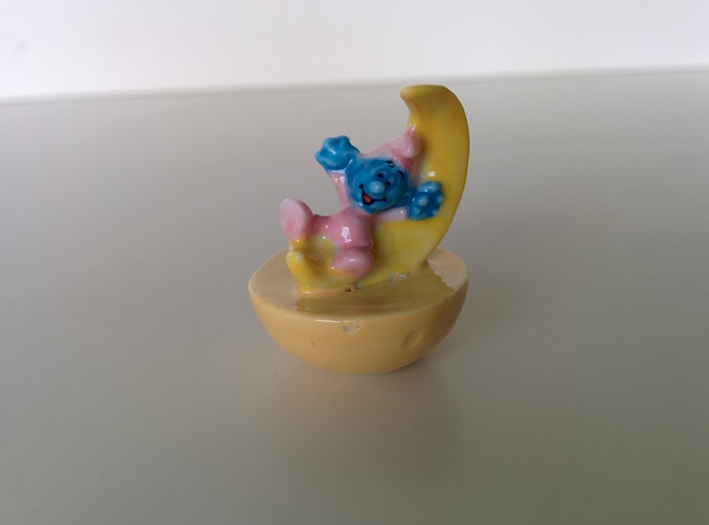 Bébé Schtroumpf sur la lune