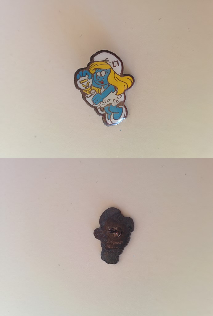 Pin's Legrand - Schtroumpfette