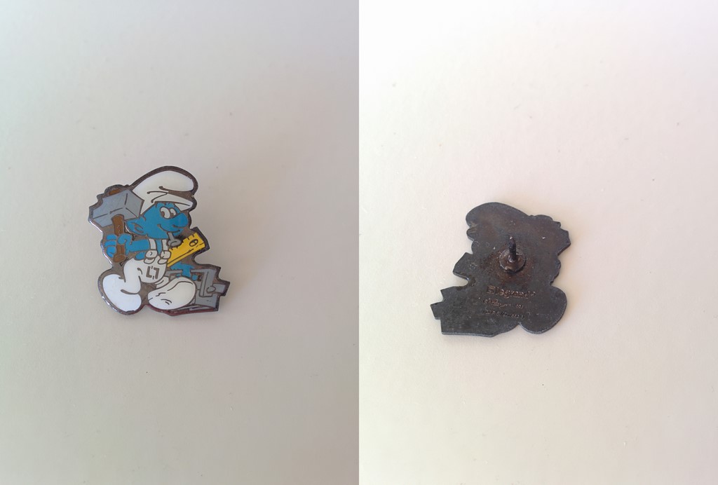 Pin's Legrand - Schtroumpf Bricoleur