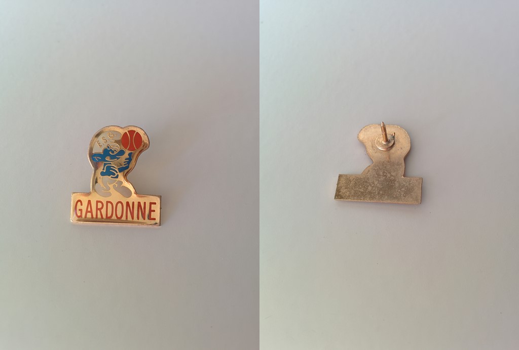 Pin's E.S.G. Gardonne - Schtroumpf basketteur