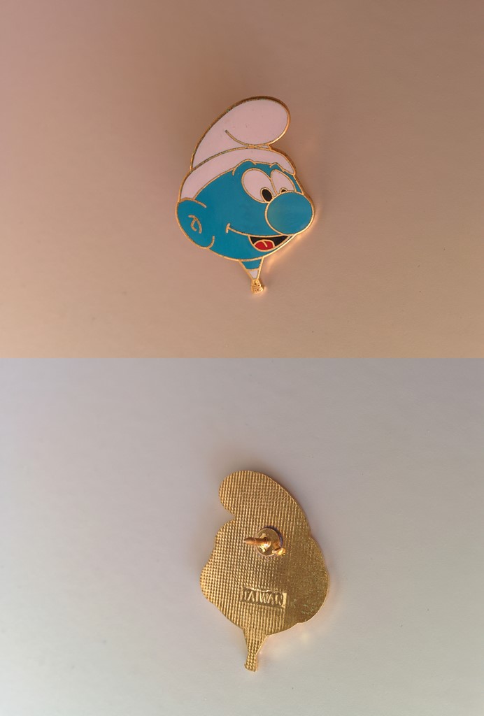 Pin's montgolfière Schtroumpf - Blanc