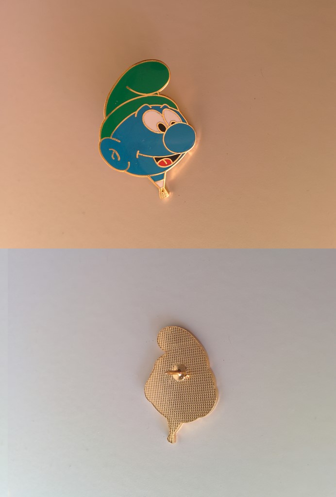 Pin's montgolfière Schtroumpf - Vert
