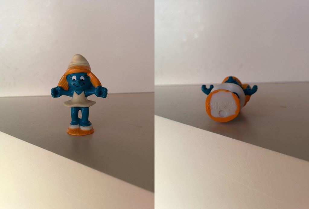 Kinder Schtroumpfette avec corde à sauter