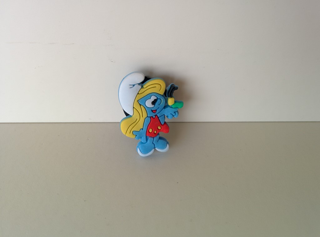 Pin's pour crocs - Schtroumpfette