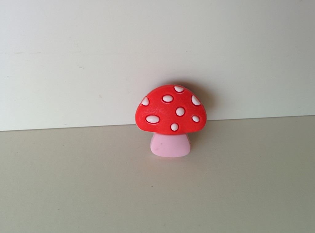 Pin's pour crocs - Champignon