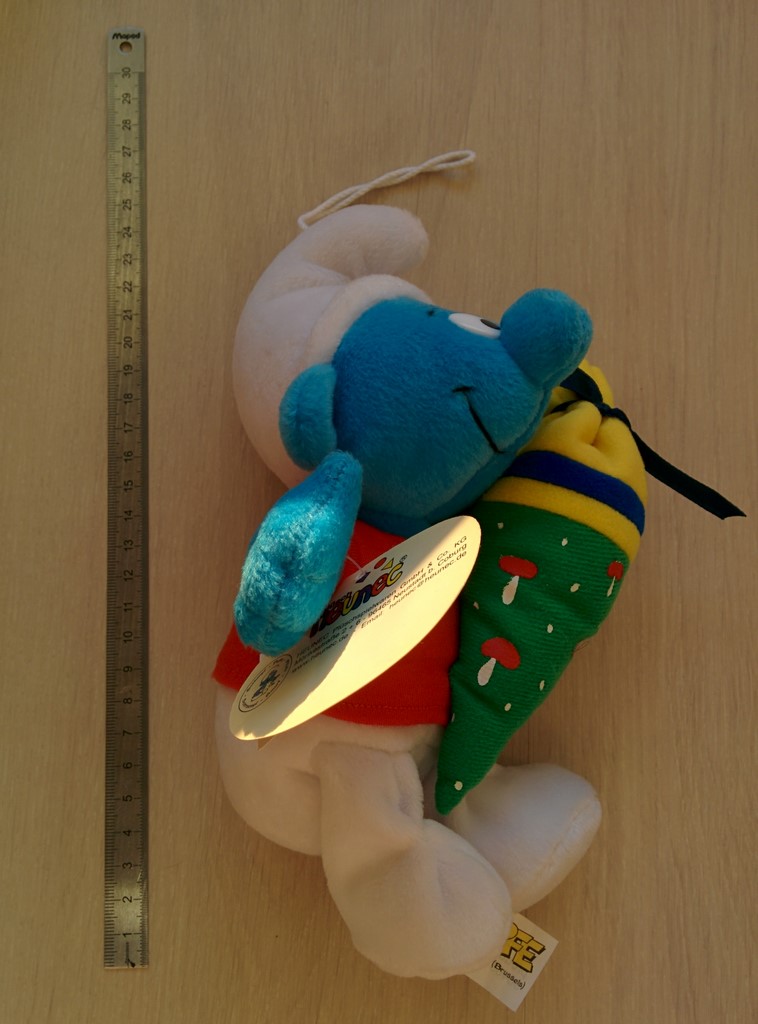 Peluche Schtroumpf avec un cornet surprise