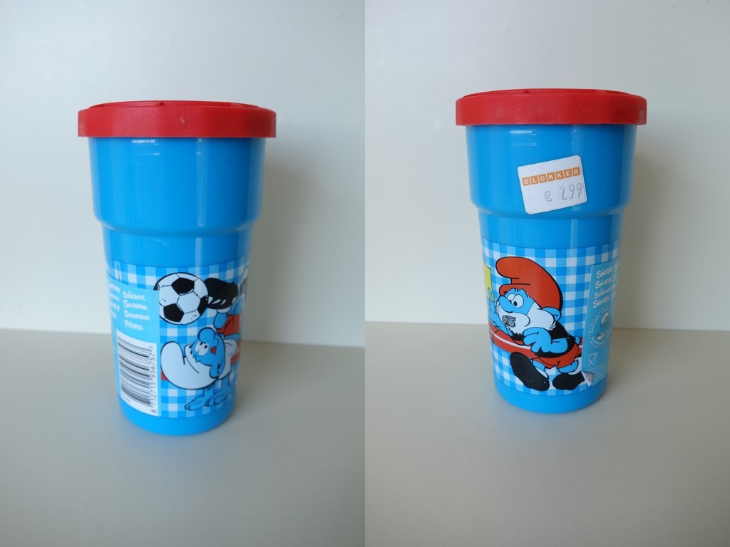 Verre en plastique - Schtroumpf footballeur & Grand Schtroumpf arbitre