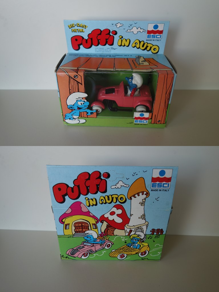 Voiture Schtroumpf avec fleurs