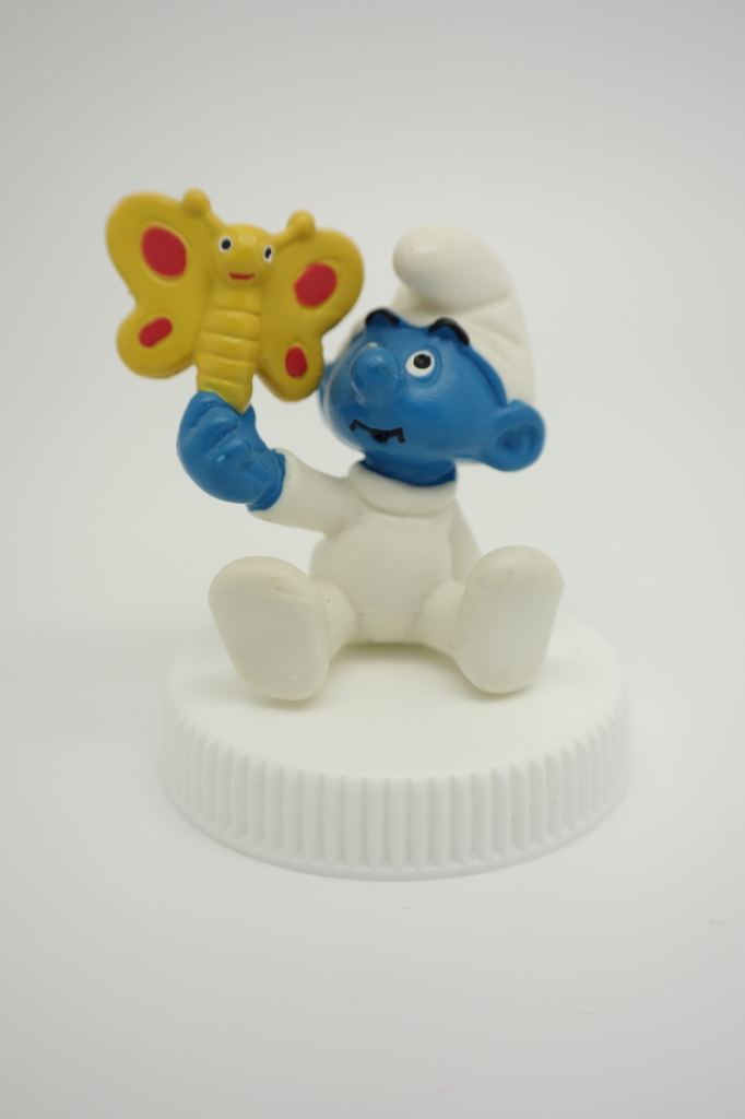 Bébé Schtroumpf avec papillon