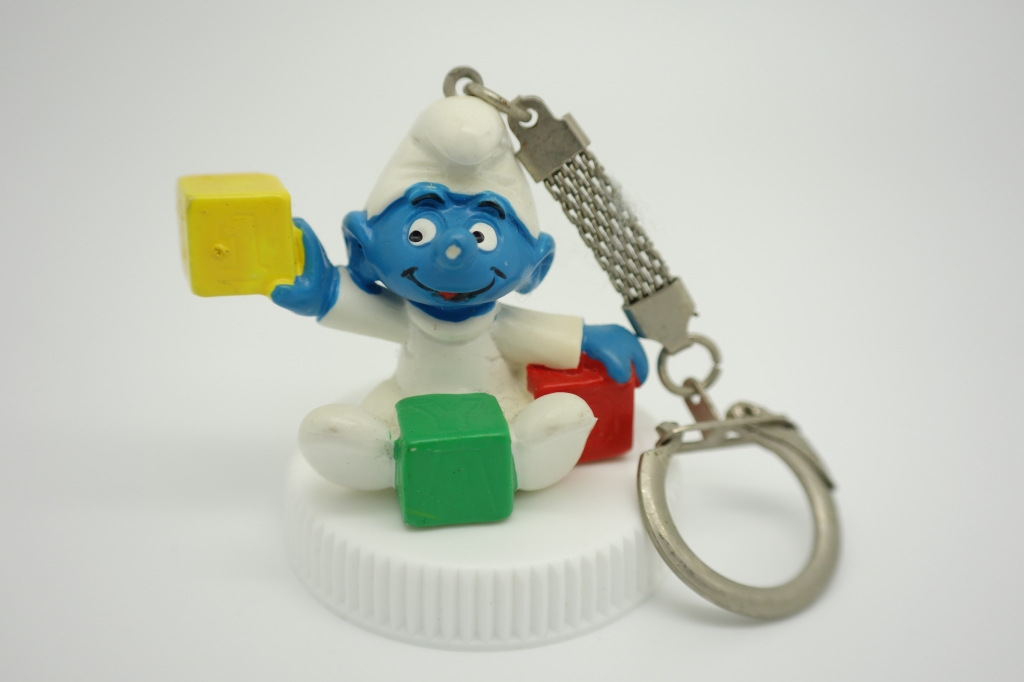 Bébé Schtroumpf avec cubes