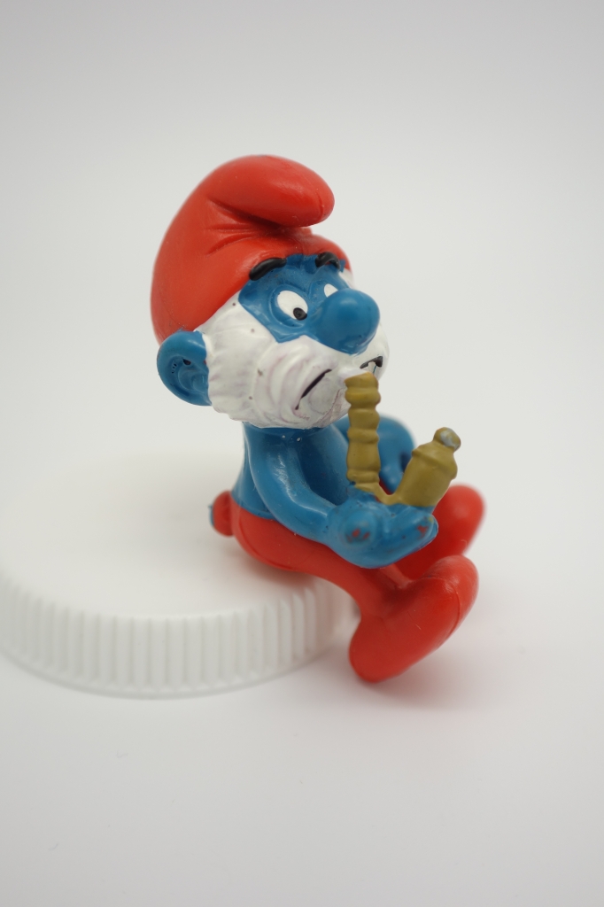 Grand Schtroumpf avec pipe et chaise