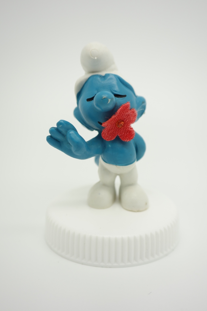 Schtroumpf avec fleur