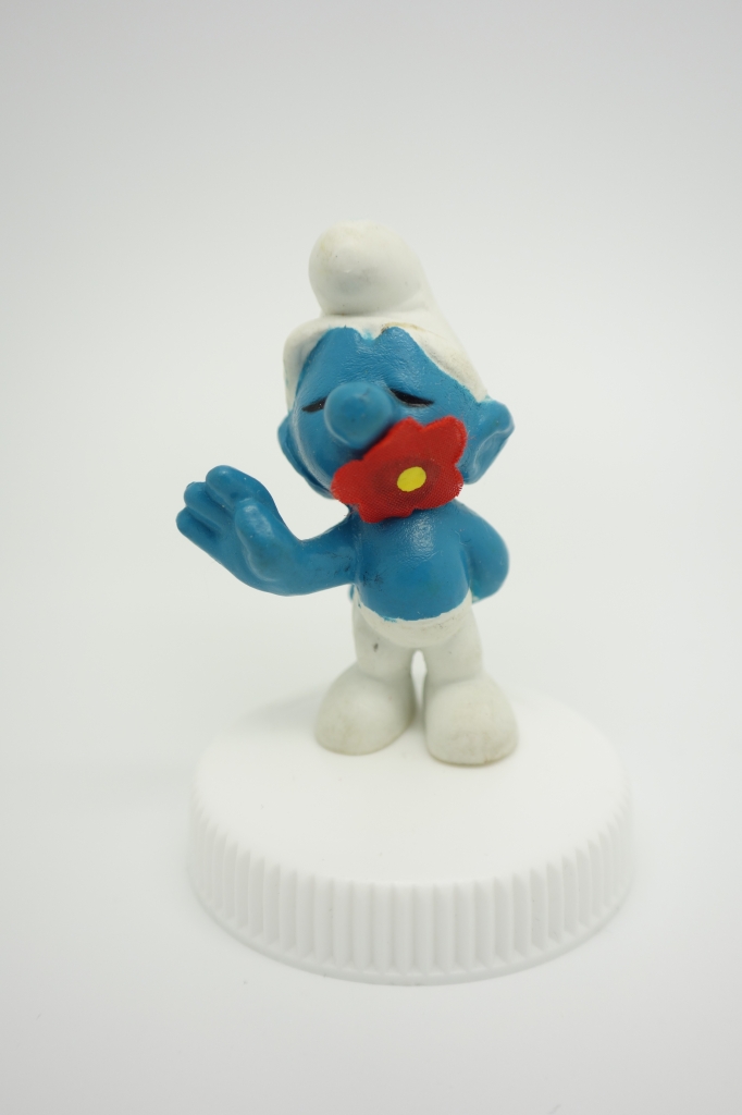 Schtroumpf avec fleur