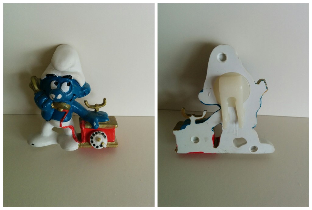 Clip Schtroumpf au téléphone