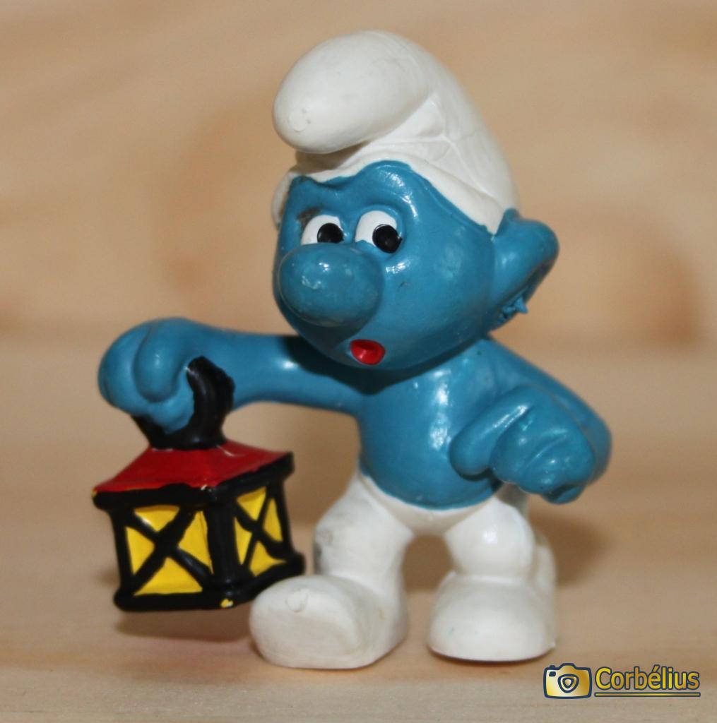 Schtroumpf avec lanterne