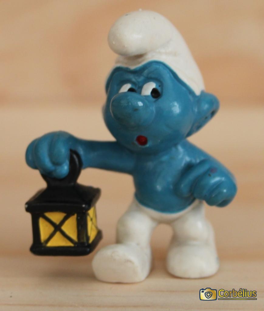 Schtroumpf avec lanterne