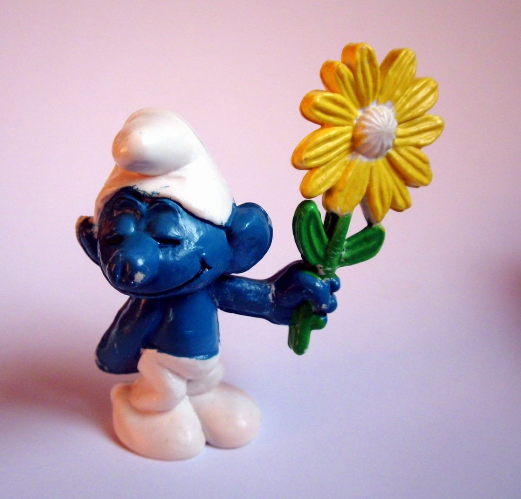 Schtroumpf courtisant avec fleur (rendez-vous)