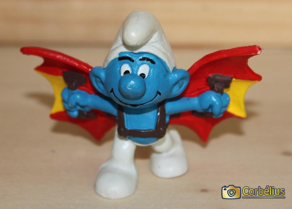 Schtroumpf avec deltaplane