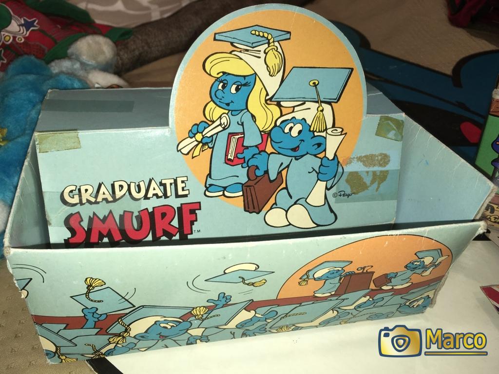 Présentoir Schtroumpfs diplômés 