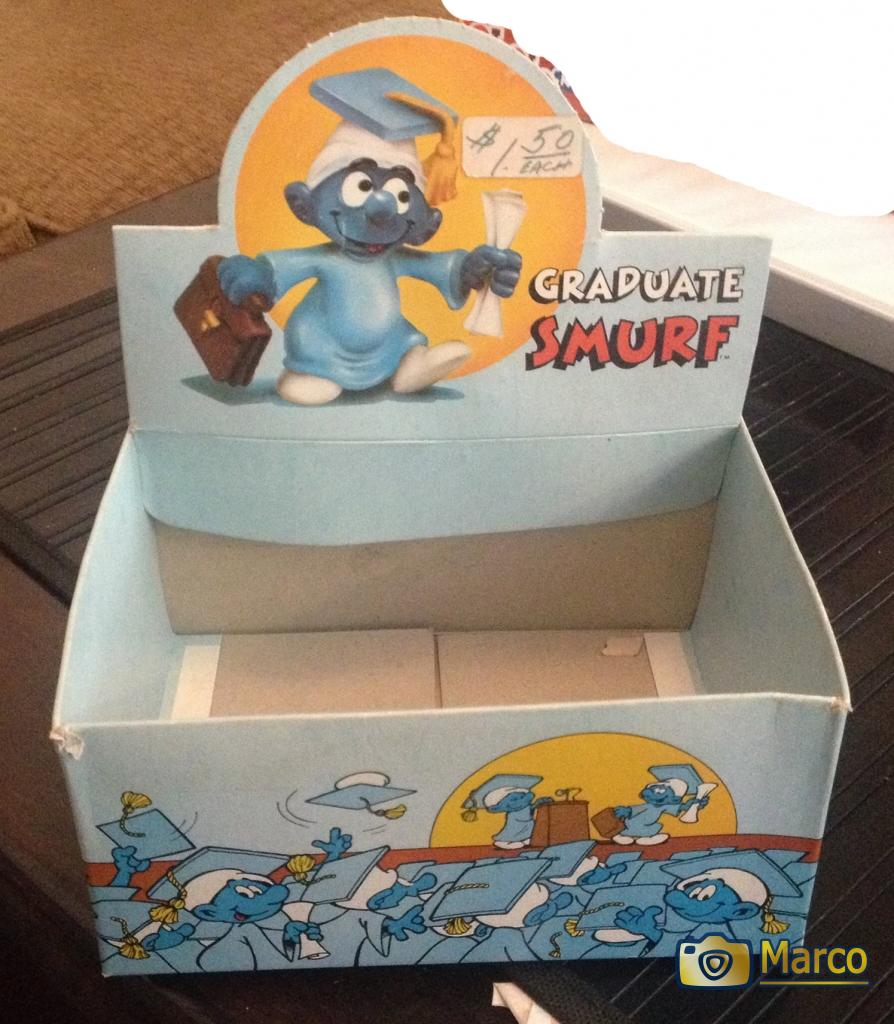 Présentoir Schtroumpfs diplômés 
