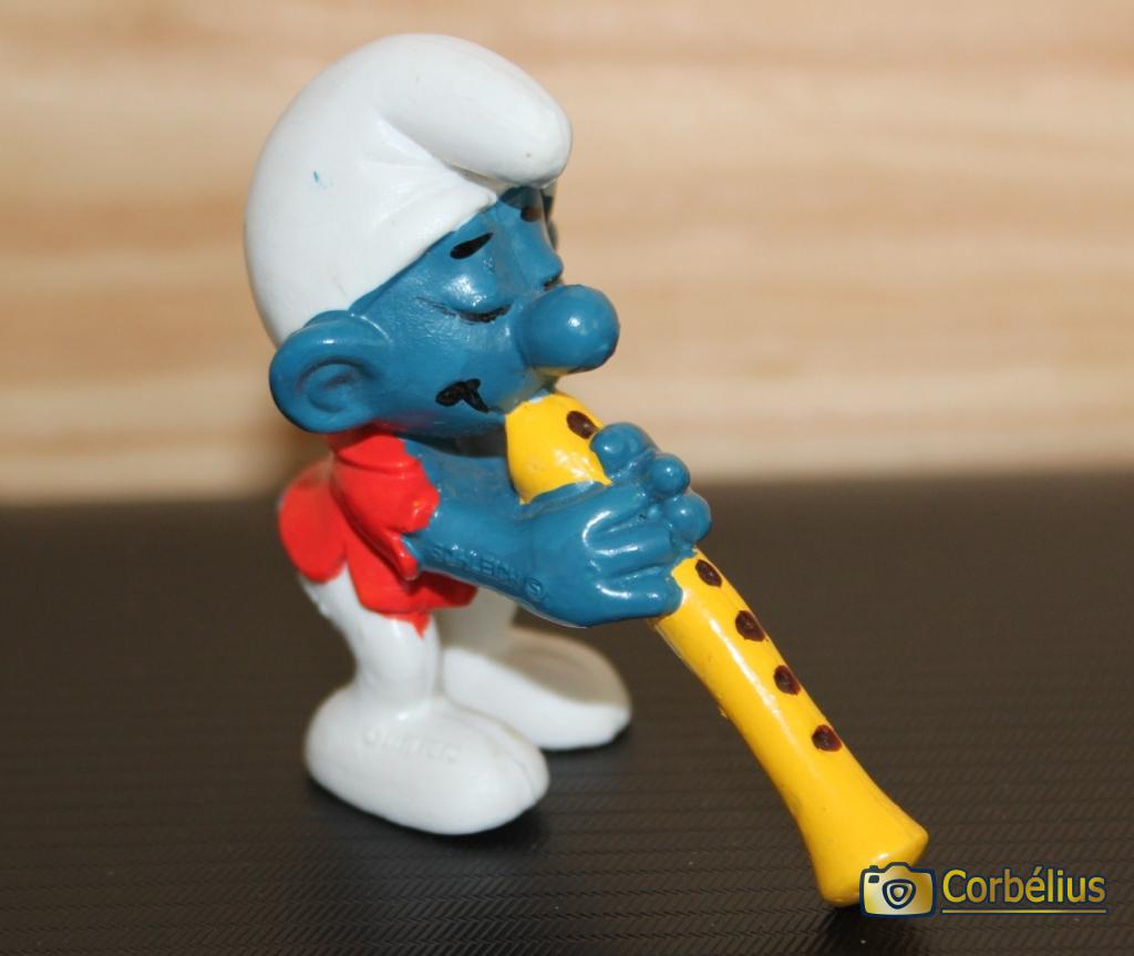 Schtroumpf avec flûte