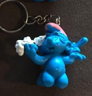 Bébé Schtroumpfette qui se lave