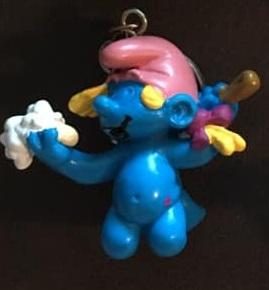 Bébé Schtroumpfette qui se lave