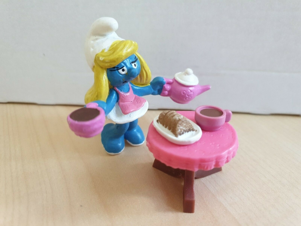 Schtroumpfette avec thé