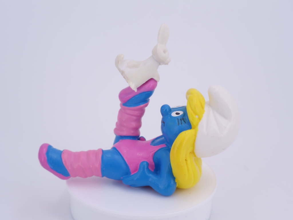 Schtroumpfette aérobic avec lapin