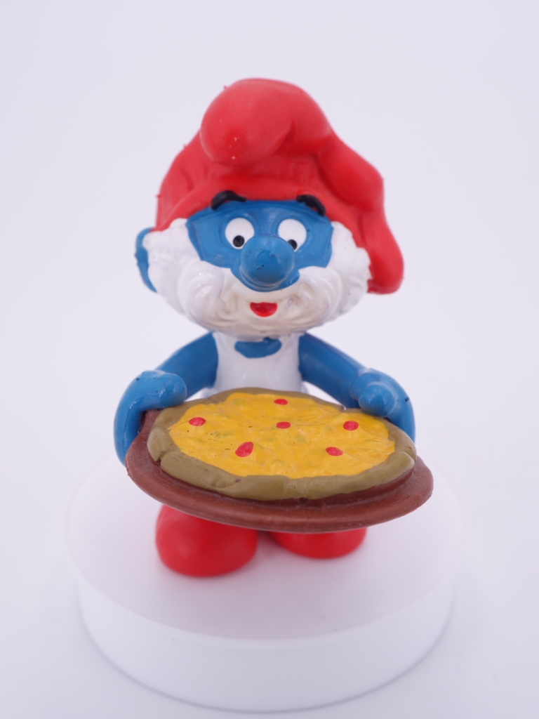 Grand Schtroumpf avec pizza