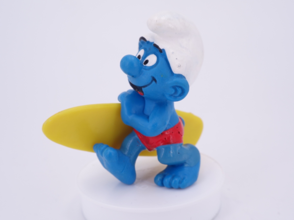 Schtroumpf surfer