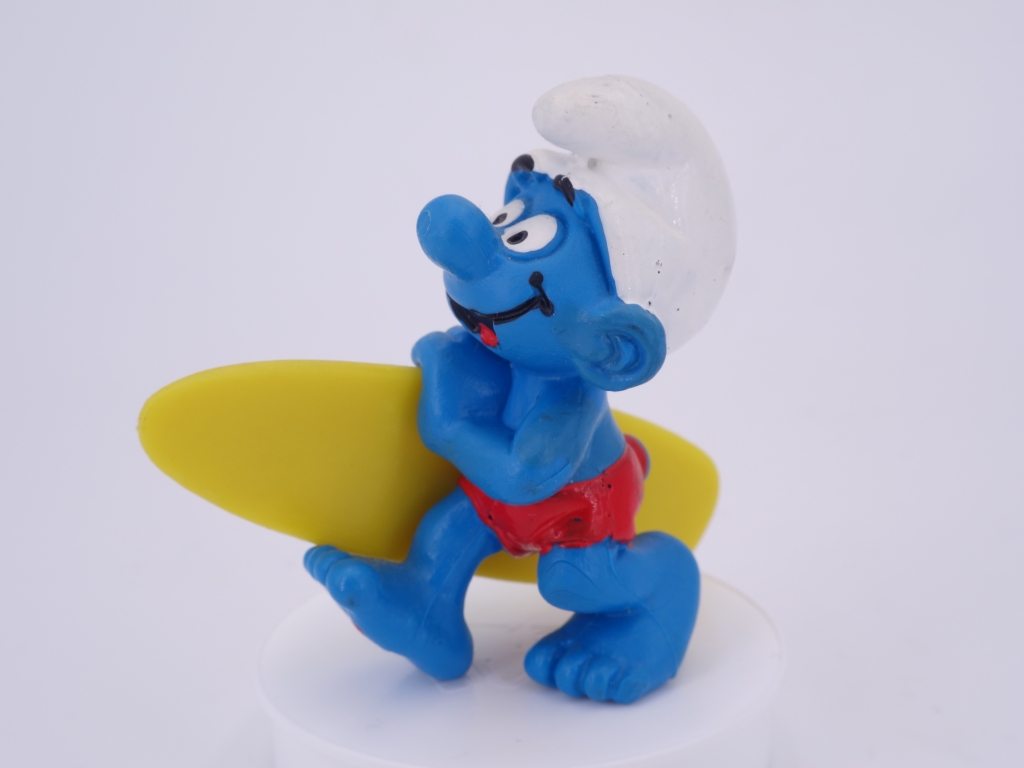 Schtroumpf surfer