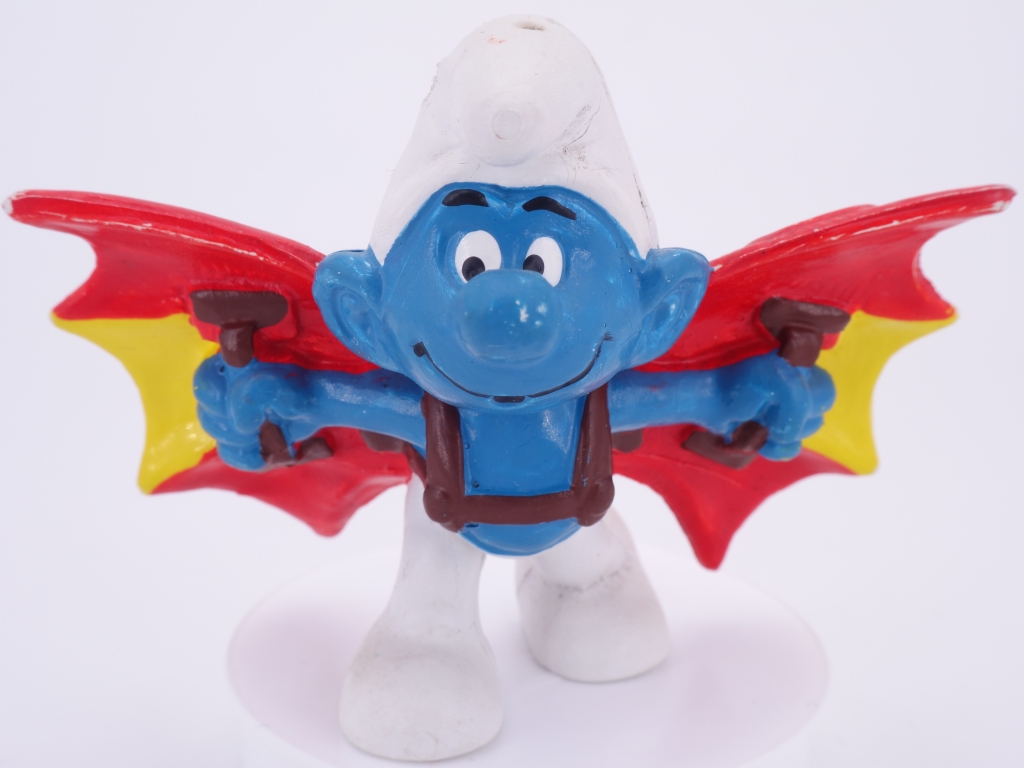 Schtroumpf avec deltaplane