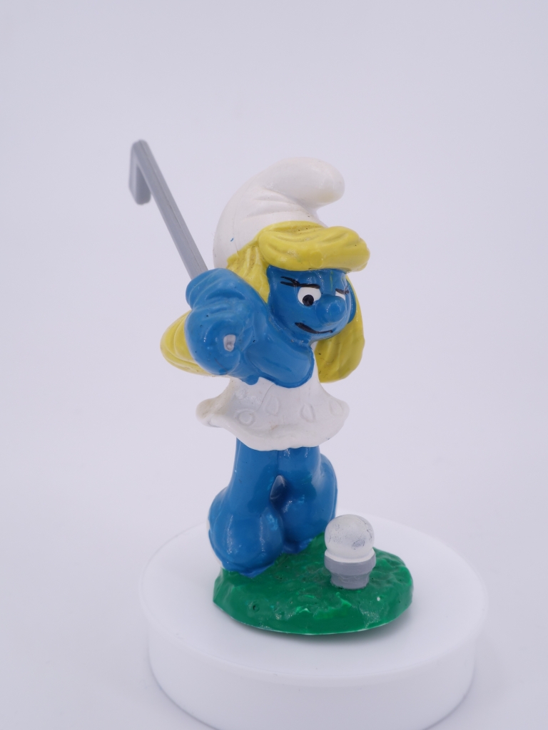 Schtroumpfette golfeuse