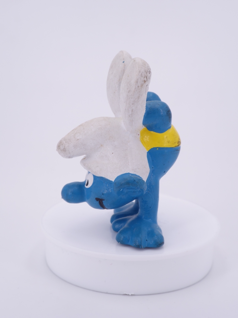 Schtroumpf qui fait le poirier / acrobate