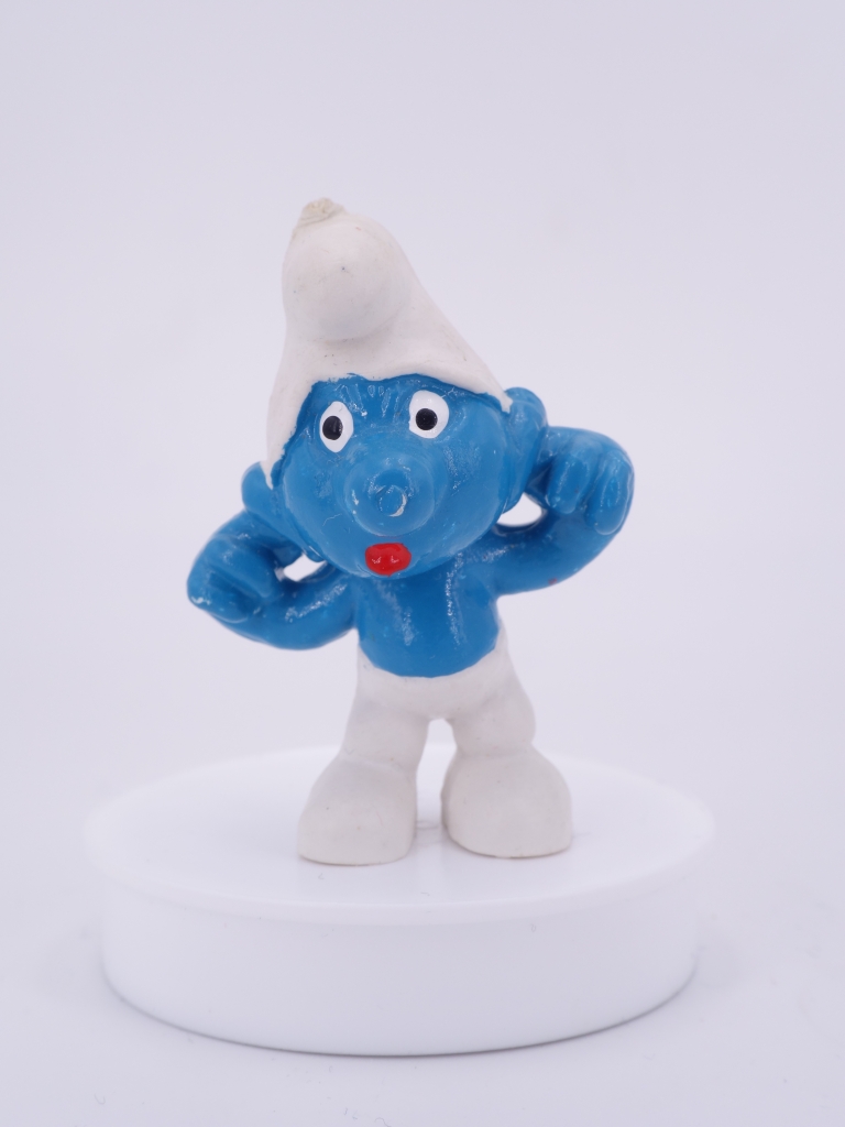 Schtroumpf se bouchant les oreilles