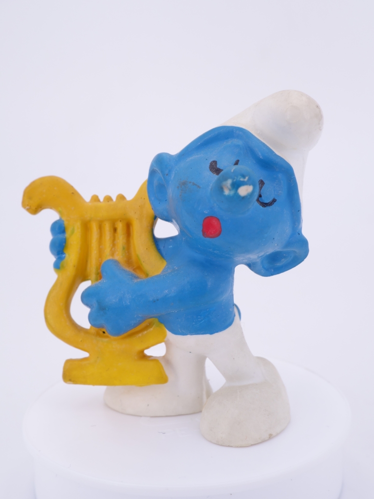 Schtroumpf avec harpe