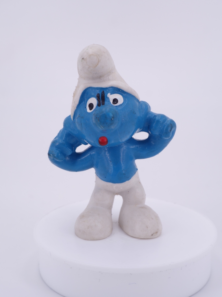 Schtroumpf se bouchant les oreilles