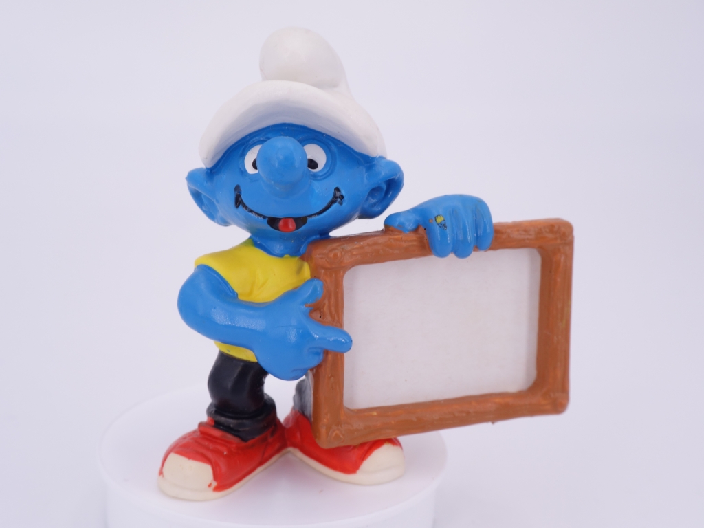 Schtroumpf avec tableau pour écrire