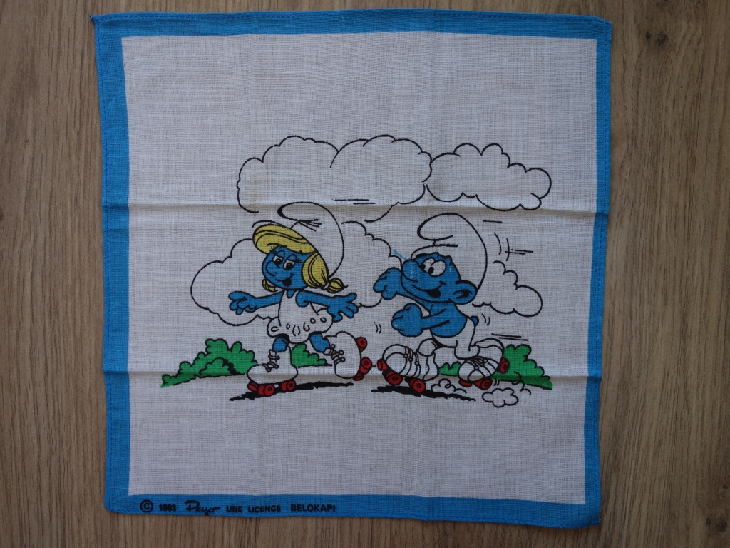 Mouchoir Schtroumpf et Schtroumpfette en patins à roulettes