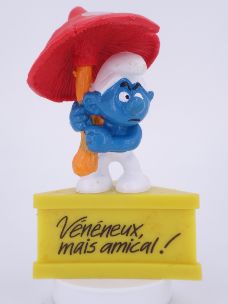 Schtroumpf avec parapluie champignon