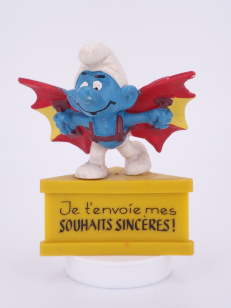 Schtroumpf avec deltaplane