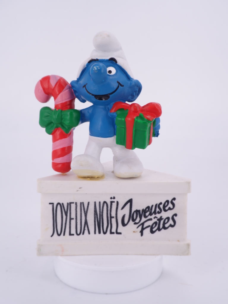 Schtroumpf de Noël avec cadeau et sucre d\'orge