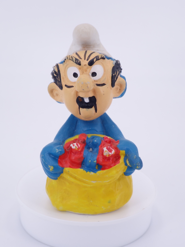 Schtroumpf avec masque de Gargamel