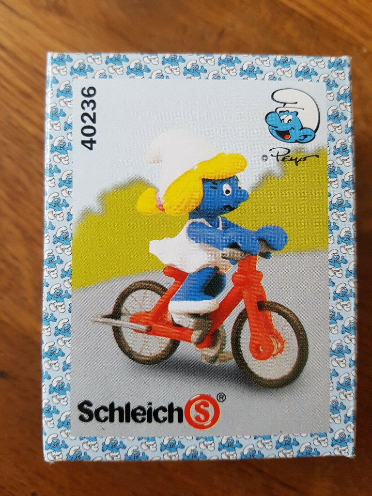 Schtroumpfette en vélo