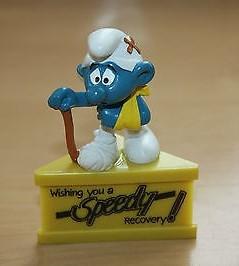 Schtroumpf blessé avec béquille