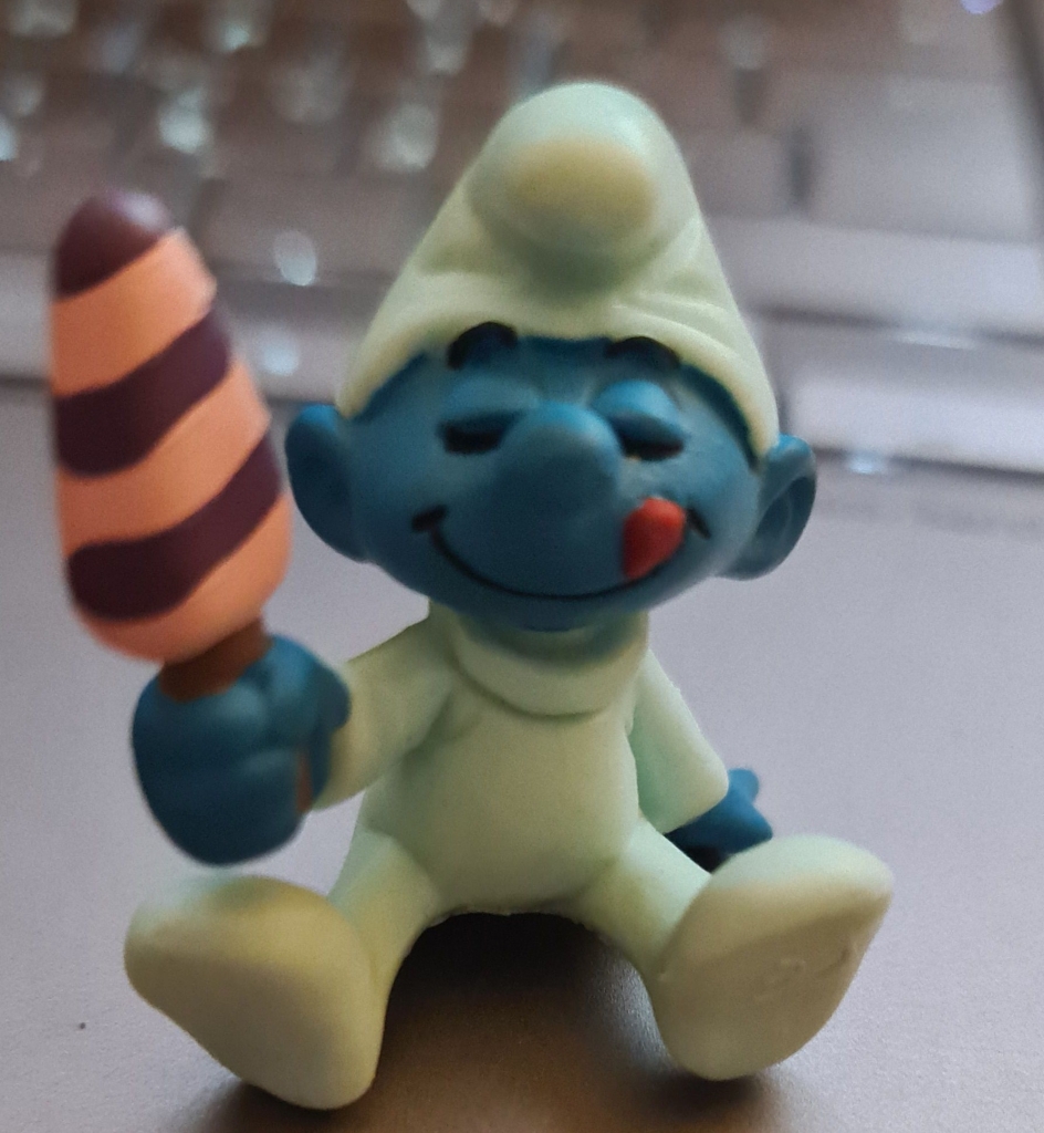 Bébé Schtroumpf avec glace